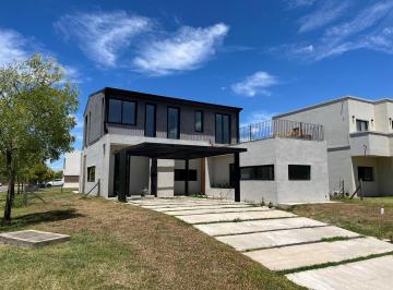 Casa · 167m² · 5 Ambientes · Casa en Venta en Barrio Araucarias, Puertos, Escobar, G. B. a. Zona Norte