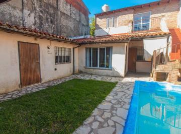Casa · 130m² · 7 Ambientes · 1 Cochera · Casa en Venta en Martinez C/pileta Sobre Lote Prop