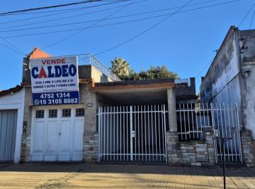 CASA 3 AMB CON DOS GARAGES Y FONDO LIBRE · Casa 3 Amb con Dos Garages y Fondo Libre