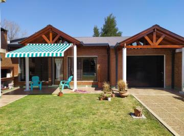 Casa · 120m² · 2 Ambientes · 2 Cocheras · Casa en Roldán 1 Dorm con Pileta, Muy Equipada!