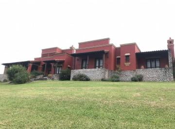 Casa · 350m² · 5 Ambientes · 2 Cocheras · Casa 4d, en El Siambon, Raco