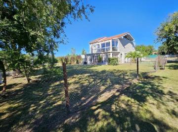 Casa · 296m² · 5 Ambientes · 4 Cocheras · Casa en Venta Causana