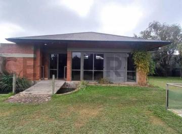 Casa · 450m² · Cabañas con Salon Para Eventos y Pileta