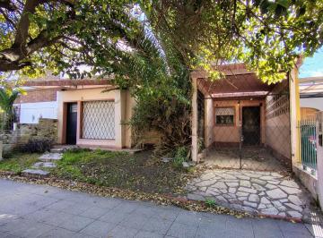 Casa · 126m² · 4 Ambientes · 1 Cochera · Casa en Parque Ayerza Castelar