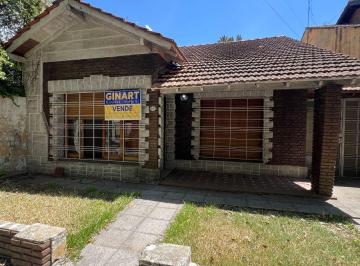 Casa de 4 ambientes, Esteban Echeverría · Apto Credito! Casa en Venta en El Centro de Monte Grande!