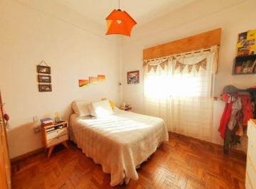 PH · 76m² · 4 Ambientes · PH en Alquiler 4 Amb con Patio y Terraza