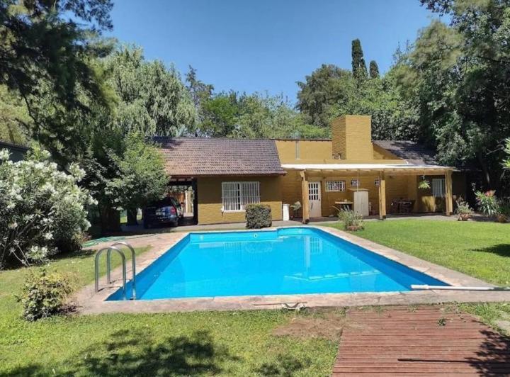 Casa · 109m² · 4 Ambientes · 2 Cocheras