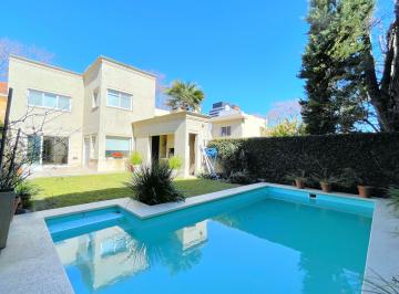 Casa de 6 ambientes, Vicente López · Encantadora Casa Familiar con Parque y Piscina – La Lucila