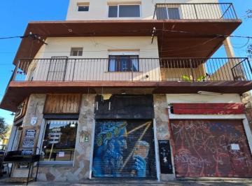 Casa · 260m² · 4 Ambientes · 1 Cochera · Venta Inmueble en Block en Av 7 y 522 Bis, Tolosa, La Plata