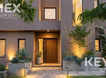 Casa · 176m² · 5 Ambientes · 2 Cocheras · Casa en Barrio San Pablo