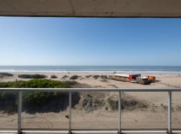 Departamento · 90m² · 3 Ambientes · 1 Cochera · Departamento con Amplia Terraza Frente Al Mar
