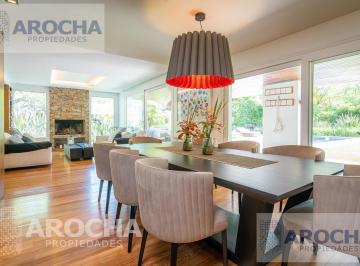 Casa · 375m² · 6 Ambientes · 4 Cocheras · Casa en Abril Club de Campo El Molino