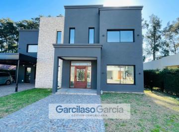 Casa · 288m² · 5 Ambientes · 2 Cocheras · Casa en Venta en La Reja Grande, La Reja, Moreno