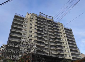 Casa · 96m² · 4 Ambientes · 2 Cocheras · Departamento 3 Dorm. y Dos Cocheras | San Martin 370