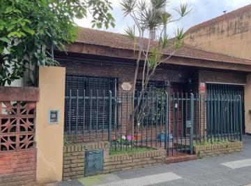 Terreno · 90m² · 4 Ambientes · 1 Cochera · Casa en Venta en Castelar Sur