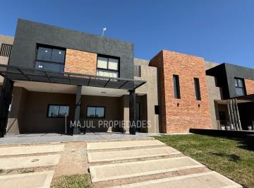 PH · 140m² · 5 Ambientes · 1 Cochera · Duplex en Venta San Ignacio Village. 3 Dorm.. Pileta. Galeria con Asador. Posesion Inmediata