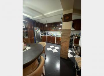 PH · 130m² · 4 Ambientes · PH en Venta en Ramos Mejia