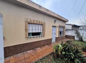 Casa · 90m² · 4 Ambientes · 1 Cochera · Casa en Venta en Bella Vista