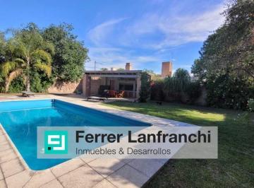 Casa · 379m² · 11 Ambientes · 2 Cocheras · Casa en Barrio Urca, Cordoba