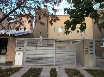 PH · 110m² · 4 Ambientes · 2 Cocheras · Vendo de PH 3 Dorm. Centenario - Neuquén