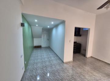 PH de 2 ambientes, Tres de Febrero · Venta PH Pb. 2 Amb. con Patio Contra /frente