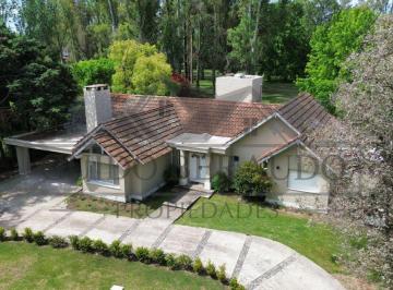 Casa · 170m² · 7 Ambientes · 2 Cocheras · Casa en Las Praderas de Lujan