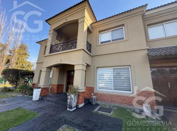 PH · 132m² · 4 Ambientes · 1 Cochera · Casa en Venta 4 Ambientes Barrio Cerrado Altos del Sol