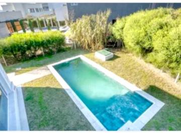 Casa de 6 ambientes, Quilmes · Venta Casa en Nuevo Quilmes 6 Amb. Apto Credito