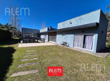 Casa · 180m² · 4 Ambientes · 3 Cocheras · Casa en Alquiler en Quintas del Sol