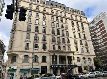 Departamento · 100m² · 4 Ambientes · Semipiso 4 Ambientes Frente en Caballito Venta