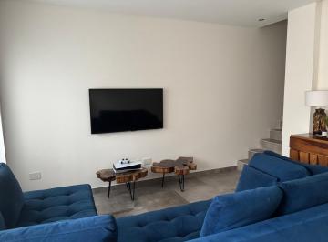 LIVING · Bernal Centro Duplex Tres Ambientes Tres Baños Cochera Jardín