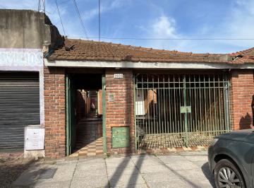 Casa de 4 ambientes, Lanús · Casa + Departamento en Buen Estado. Remedios de Escalada, Lanús.