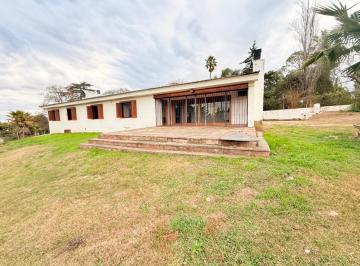 Casa · 390m² · Casa en Venta en Villa Allende Golf, 4 Dorm., 3 Baños