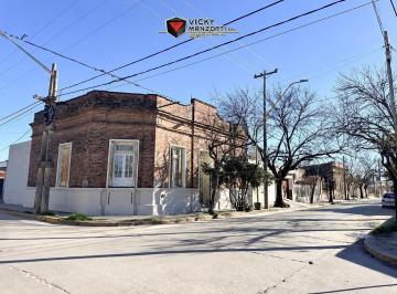 Casa · 188m² · 5 Ambientes · Casona Antigua Esquina en Villa del Rosario