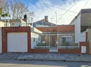 Casa · 100m² · 4 Ambientes · 1 Cochera · Casas - Casa - Morón, Gran Bs. As. Oeste
