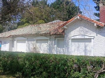 Casa de 5 ambientes, Mar del Plata · Chalet en un Planta a Refaccionar Sobre Lote de 415 m², a 2 Cuadras del Mar!