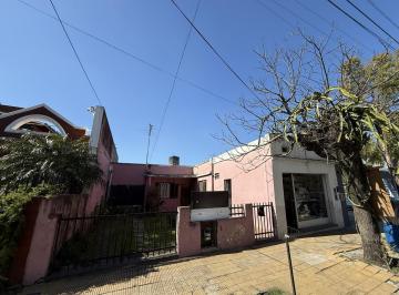 Casa · 140m² · 3 Ambientes · Casa en Venta 3 Amb. a Reciclar - Lote de 10 X 40 - Ramos Mejia