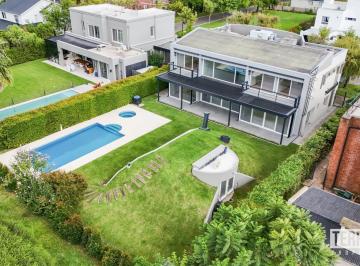 Casa · 341m² · 5 Ambientes · 2 Cocheras · Casa en Alquiler en El Barrio Santa Maria de Tigre | Tigre