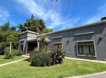 Casa · 230m² · 8 Ambientes · Casa en Baradero, Sobre Calle Roca Al 600