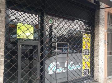 Local comercial , Tres de Febrero · Local Comercial Sobre Av San Martin.