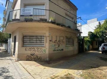 Casa · 181m² · 9 Ambientes · 2 Cocheras · 41 Esquina 14. en Venta Casa de Estilo con 4 Dorm.. Casco Urbano