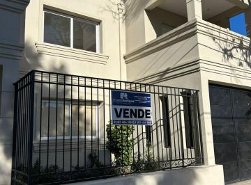 Casa de 8 ambientes, Salta · Casa a Estrenar en Venta - B° Tres Cerritos.