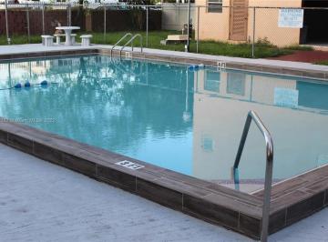 Departamento · 65m² · 2 Ambientes · 1 Cochera · Departamento 2 Ambientes con 2 Baños y Cochera en Miami Hialeah