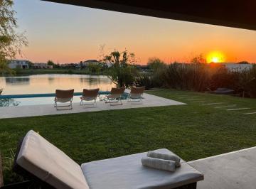 Casa · 285m² · 7 Ambientes · 6 Cocheras · Venta Casa - El Canton - Barrio Norte - 7 Ambientes - 5 Baños