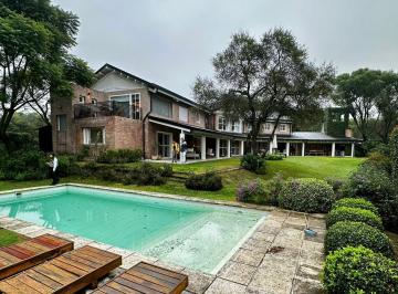 Casa de 8 ambientes, Córdoba · Categoría E Impecable - Gran Casa en Lomas de La Carolina