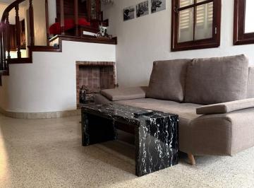 Casa de 4 ambientes, Ciudad de Santa Fe · Casa con 130 m² y 3 Dorm. en Venta en Centro