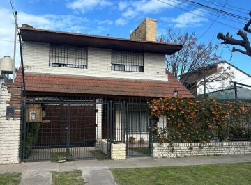 Casa · 155m² · 3 Ambientes · 1 Cochera · Casa - Belen de Escobar