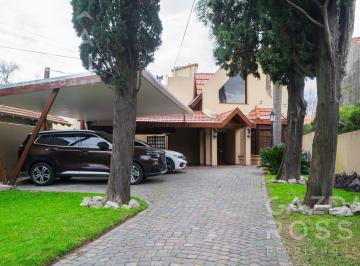 Casa · 892m² · 5 Ambientes · 3 Cocheras · Casa en Venta