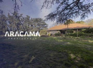 Casa · 317m² · 6 Ambientes · 1 Cochera · Casa a Refaccionar en Venta en Monte Grande