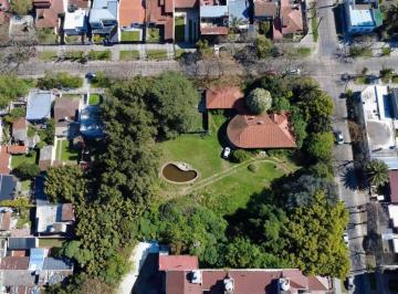 Casa · 317m² · 6 Ambientes · 1 Cochera · Casa a Refaccionar en Venta en Monte Grande